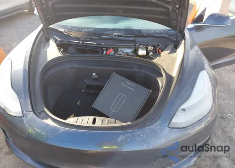 2019 Tesla Model 3 Long Range/Performance z USA, uszkodzony, nr VIN 5YJ3E1EB5KF418119